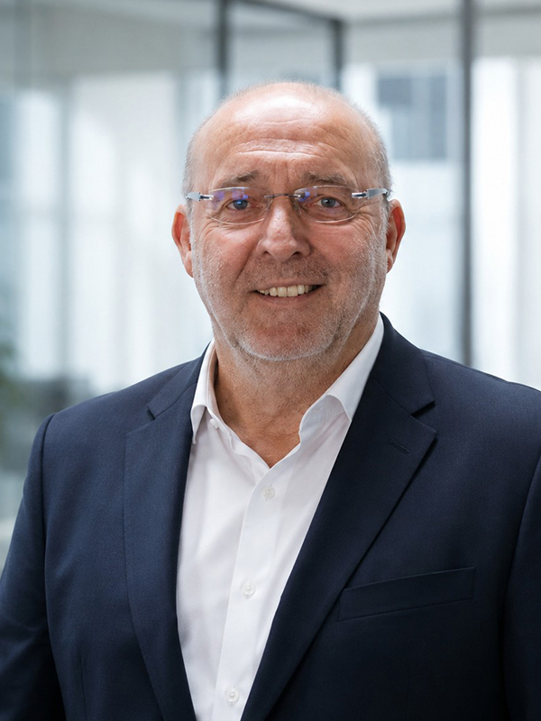 Geschäftsführer Wolfgang Häckl Geschäftsführer Wolfgang Häckl